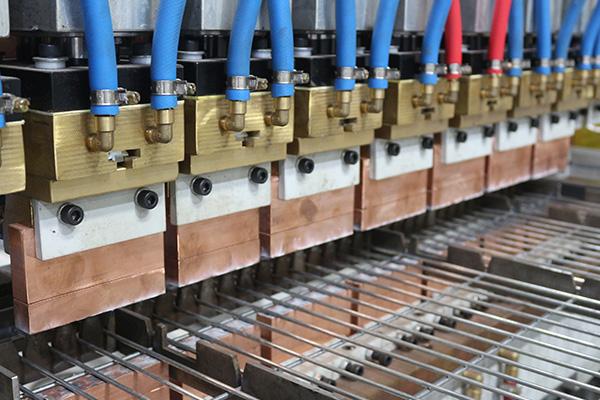 HWASHI स्वचालित तार जाल पैनल पिंजरे वेल्डिंग वेल्डेड तार जाल के लिए मशीन बनाने की लाइन 2