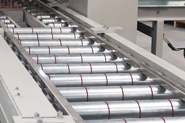 विनिर्माण उद्योग के लिए हाई स्पीड डोर पैनल स्पॉट वेल्डिंग मशीन और 8-10 वर्ष सेवा जीवन